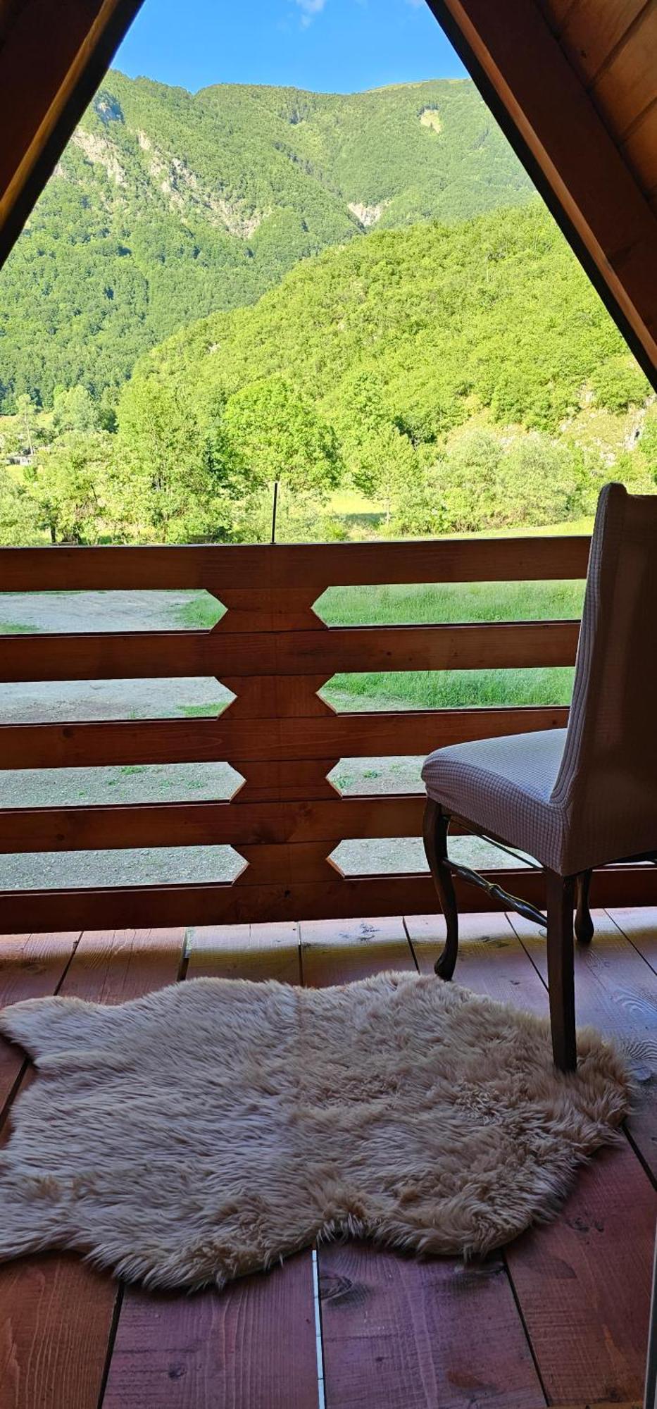 Vila Ekoo Katun Jezerca Vuthaj Exteriér fotografie