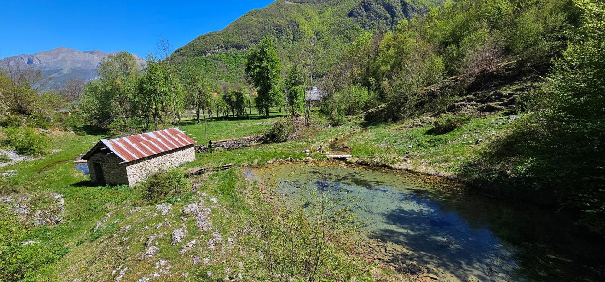 Vila Ekoo Katun Jezerca Vuthaj Exteriér fotografie